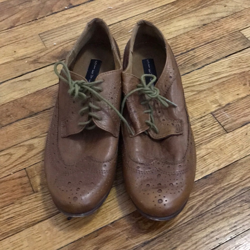 Steven leather oxford flats size 8.5?